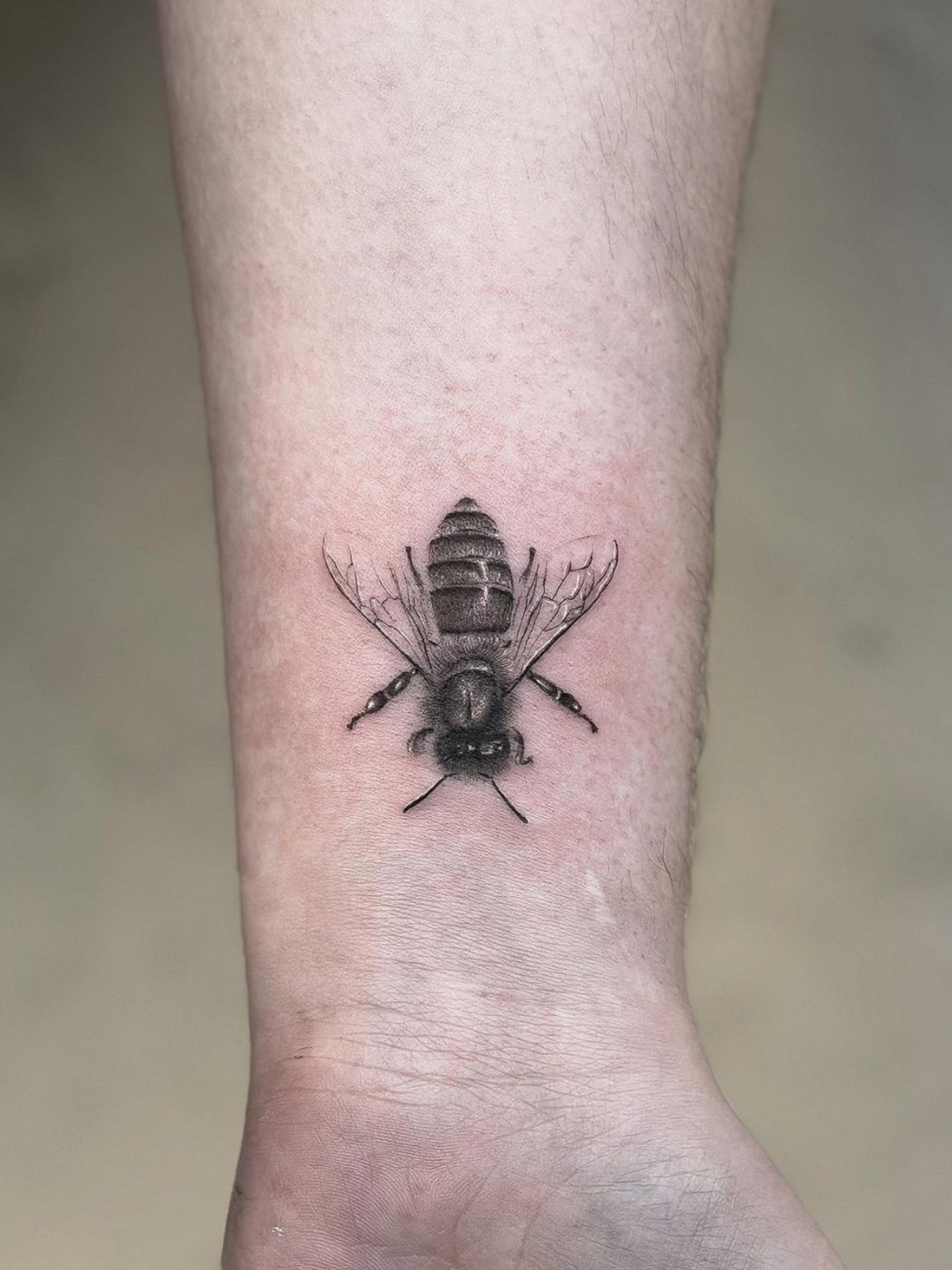 Tatouage abeille